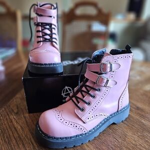Anarchic by T.U.K. x Torrid pink combat boots women's size 9 NWT
